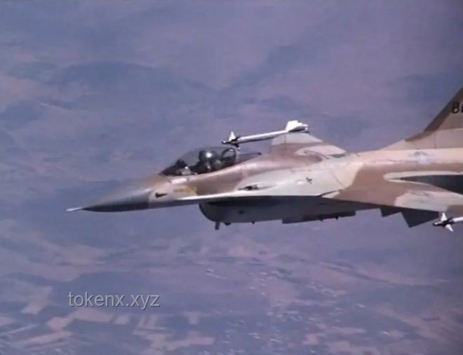 直击歼10二对三空战对抗：一场空中的较量与智慧碰撞